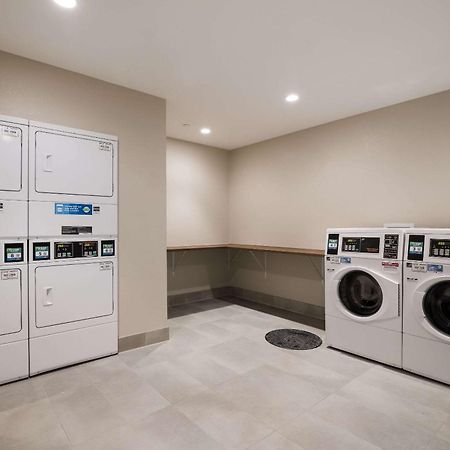 Everhome Suites Corona Kültér fotó