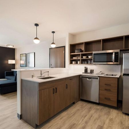 Everhome Suites Corona Kültér fotó