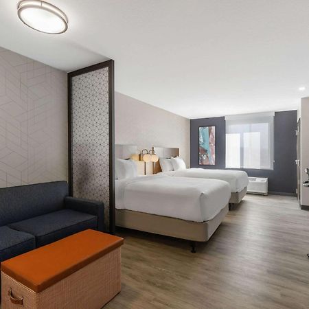 Everhome Suites Corona Kültér fotó