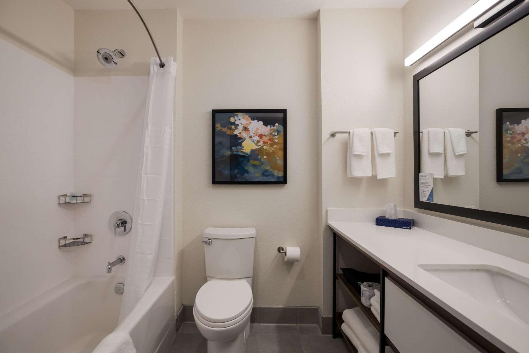 Everhome Suites Corona Kültér fotó