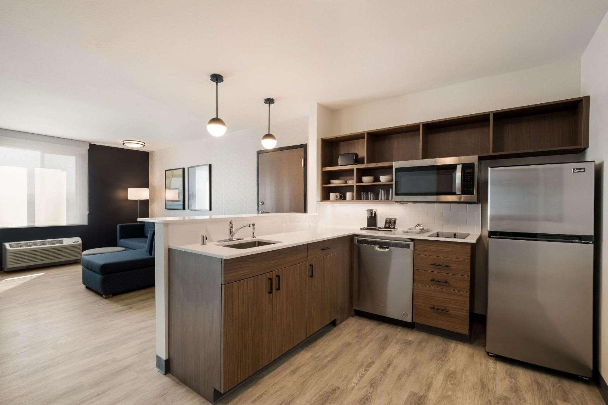 Everhome Suites Corona Kültér fotó