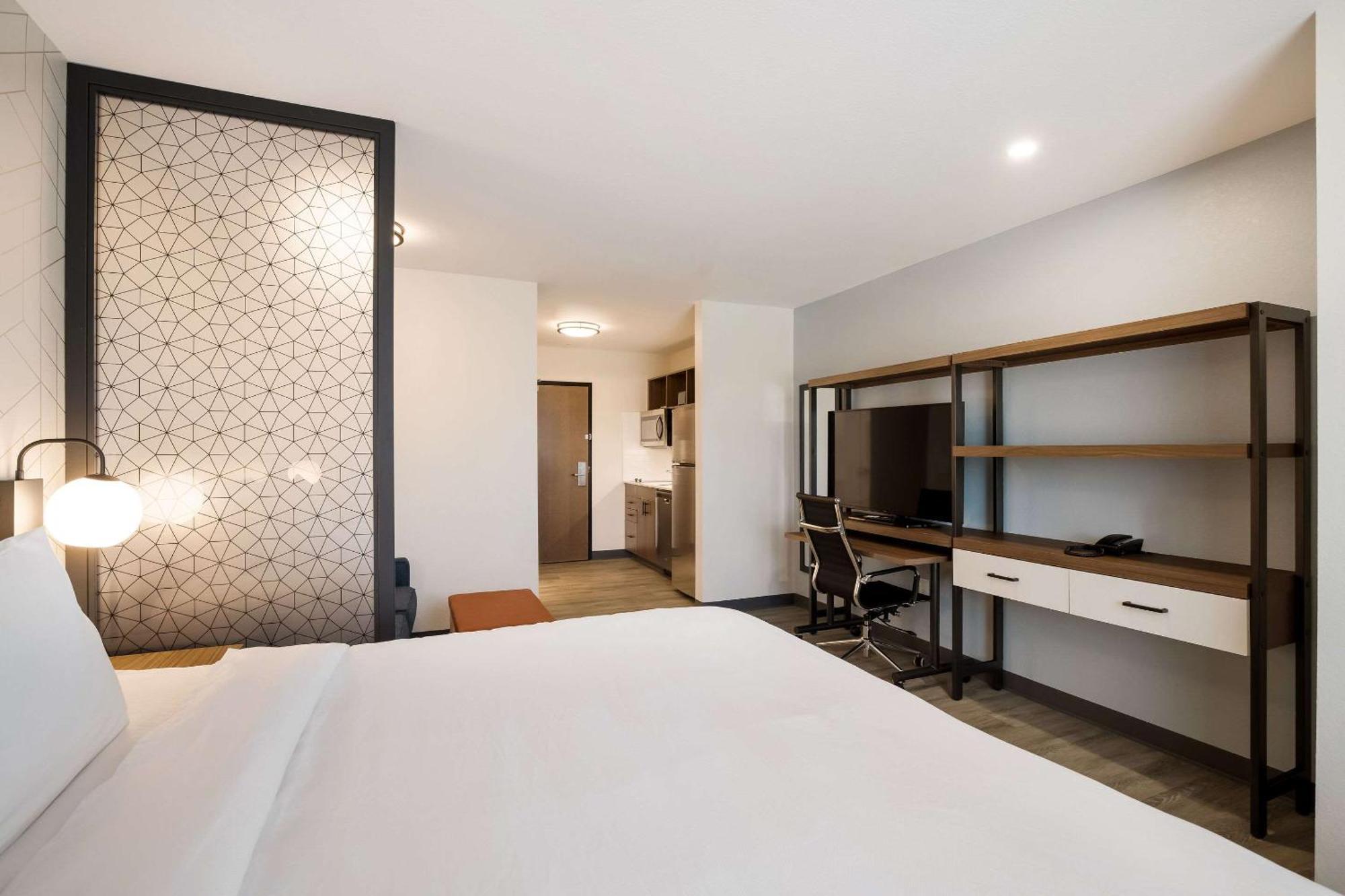 Everhome Suites Corona Kültér fotó