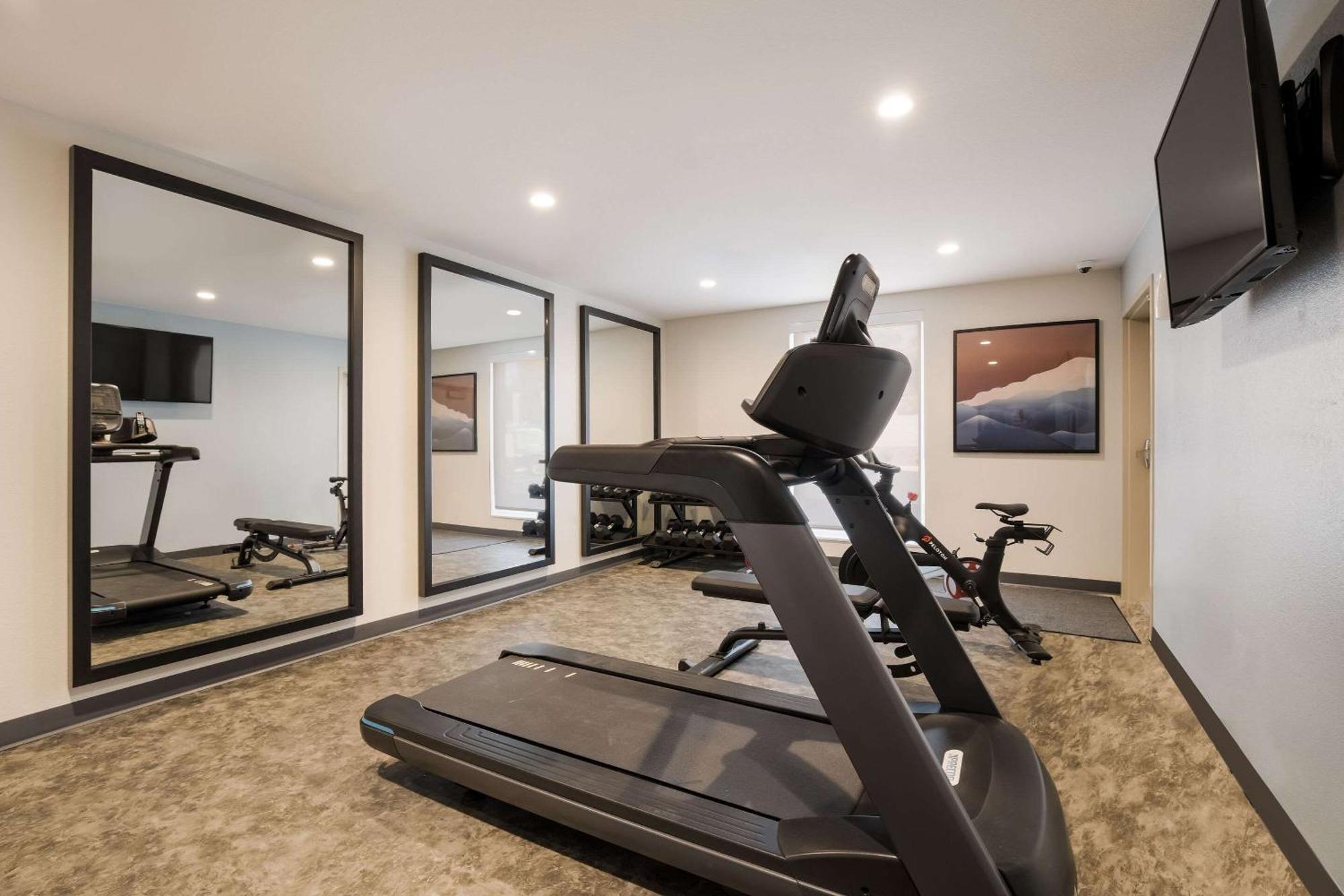 Everhome Suites Corona Kültér fotó