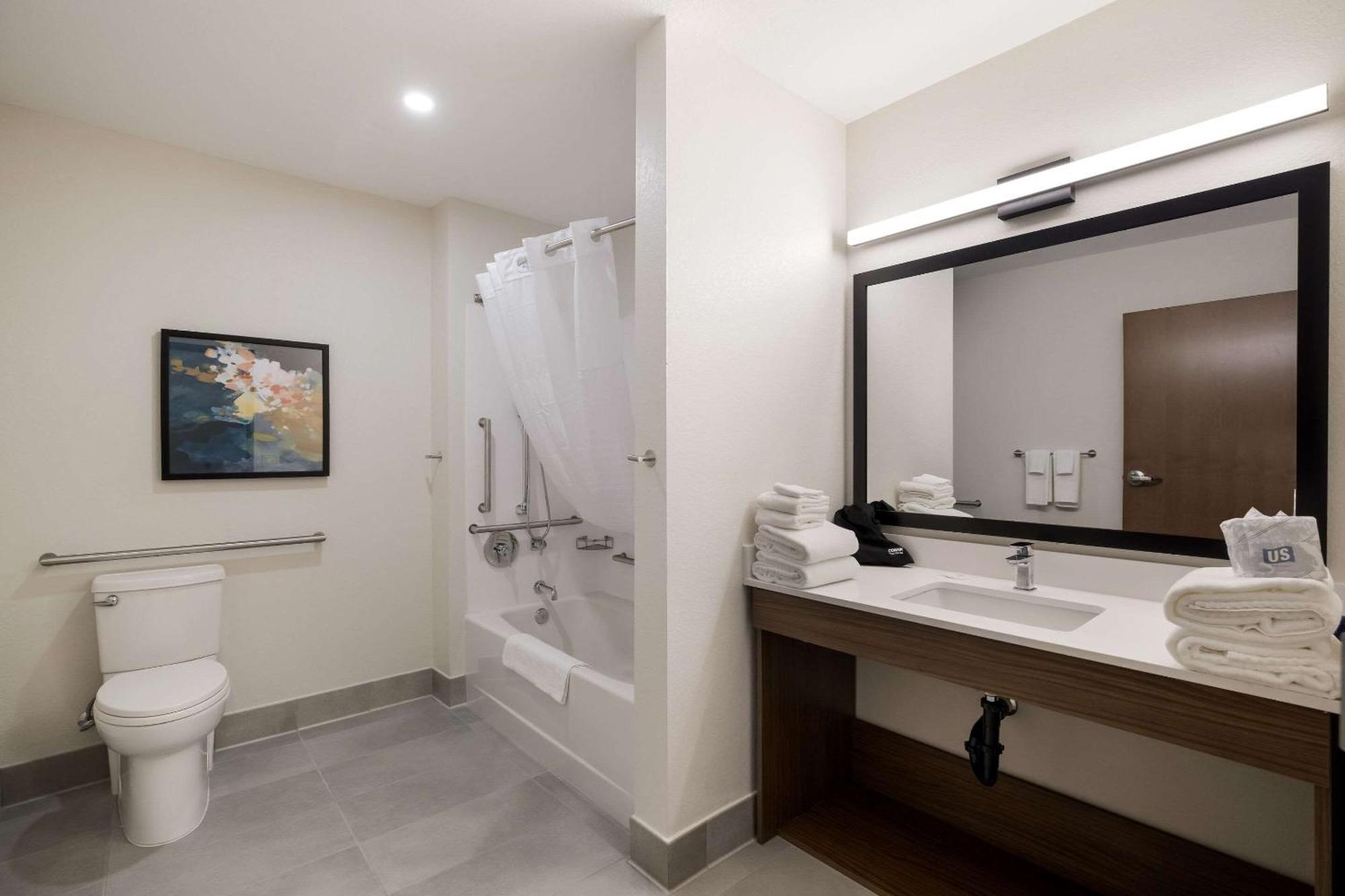 Everhome Suites Corona Kültér fotó