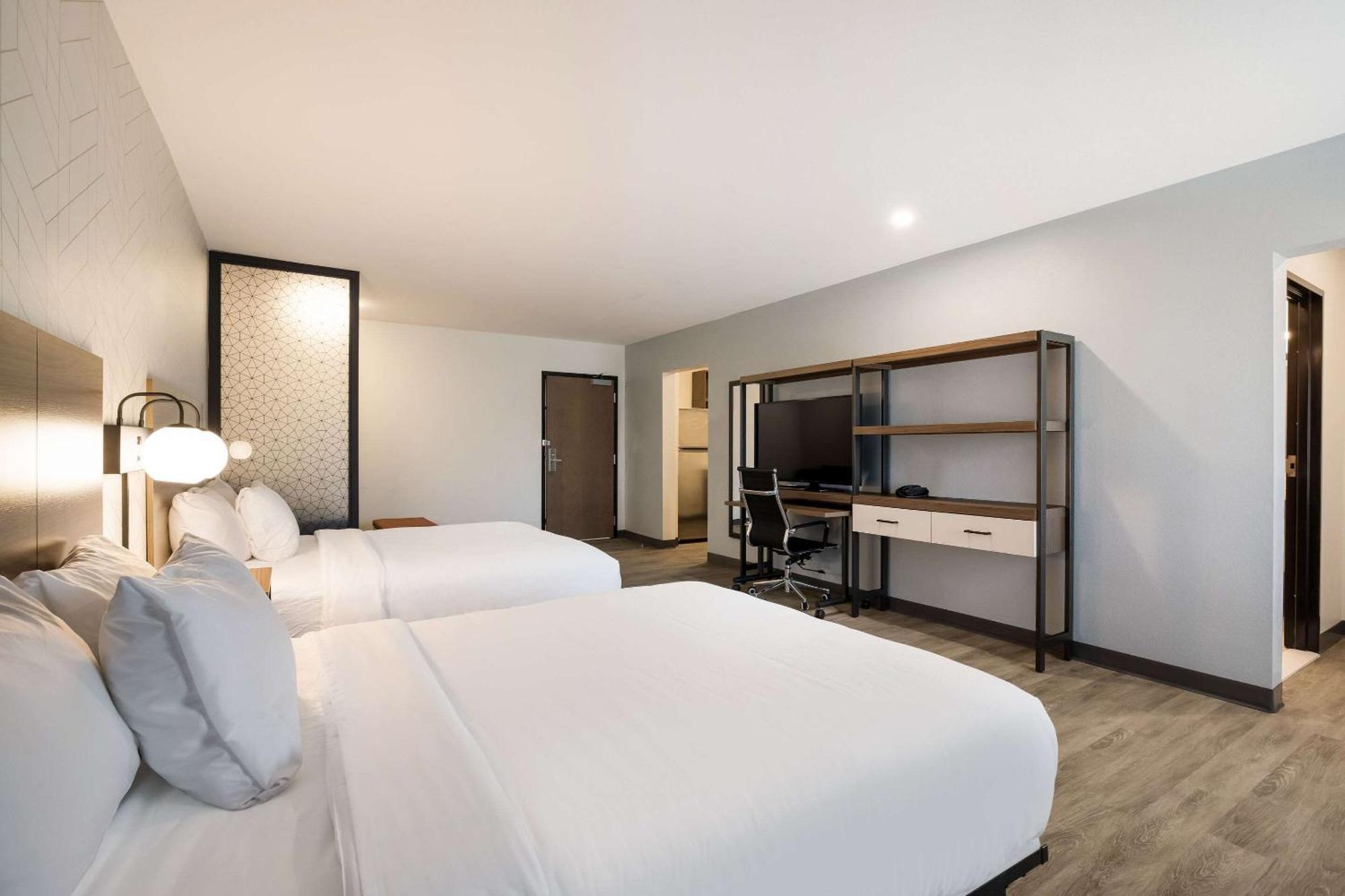 Everhome Suites Corona Kültér fotó