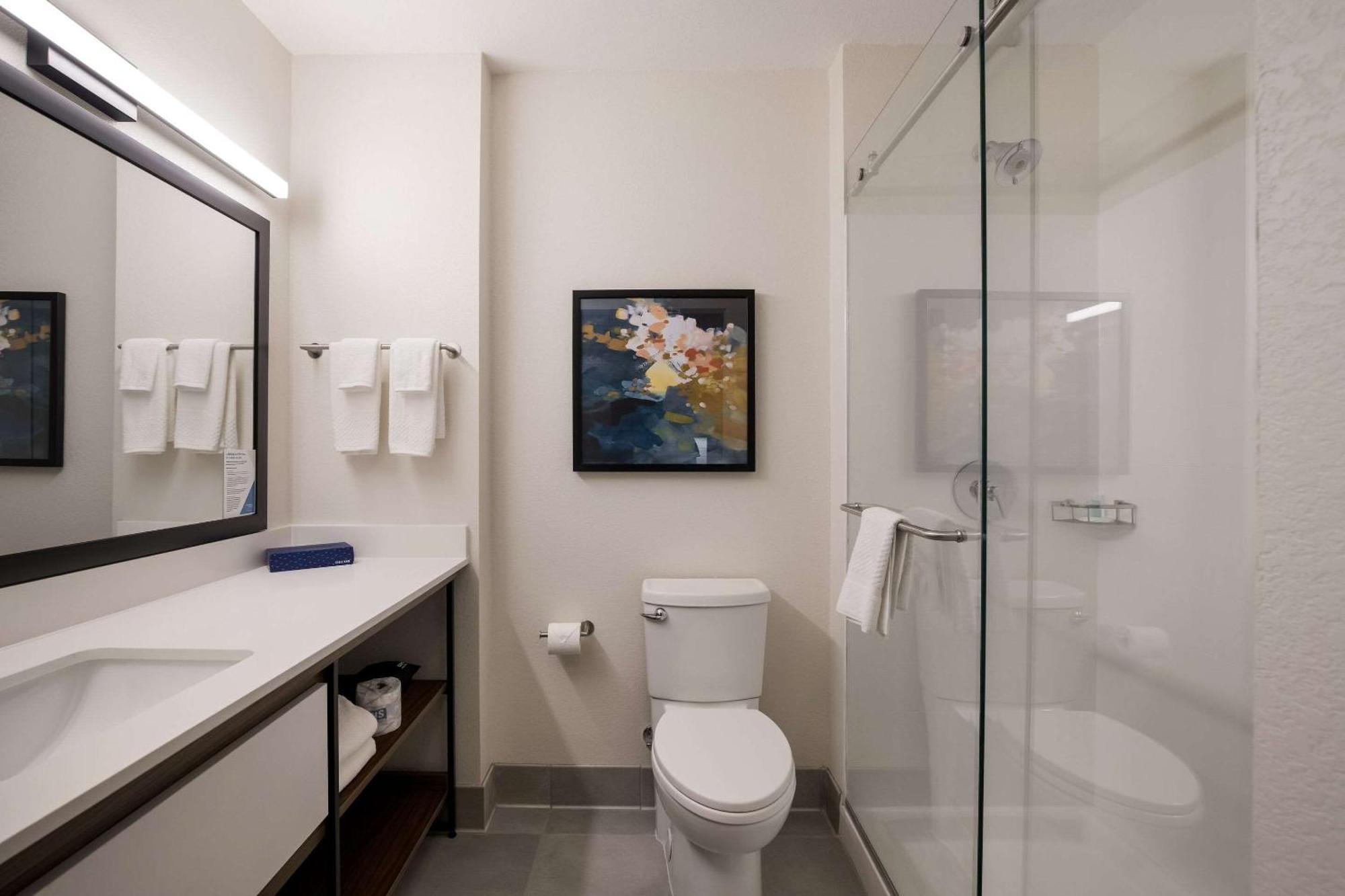 Everhome Suites Corona Kültér fotó