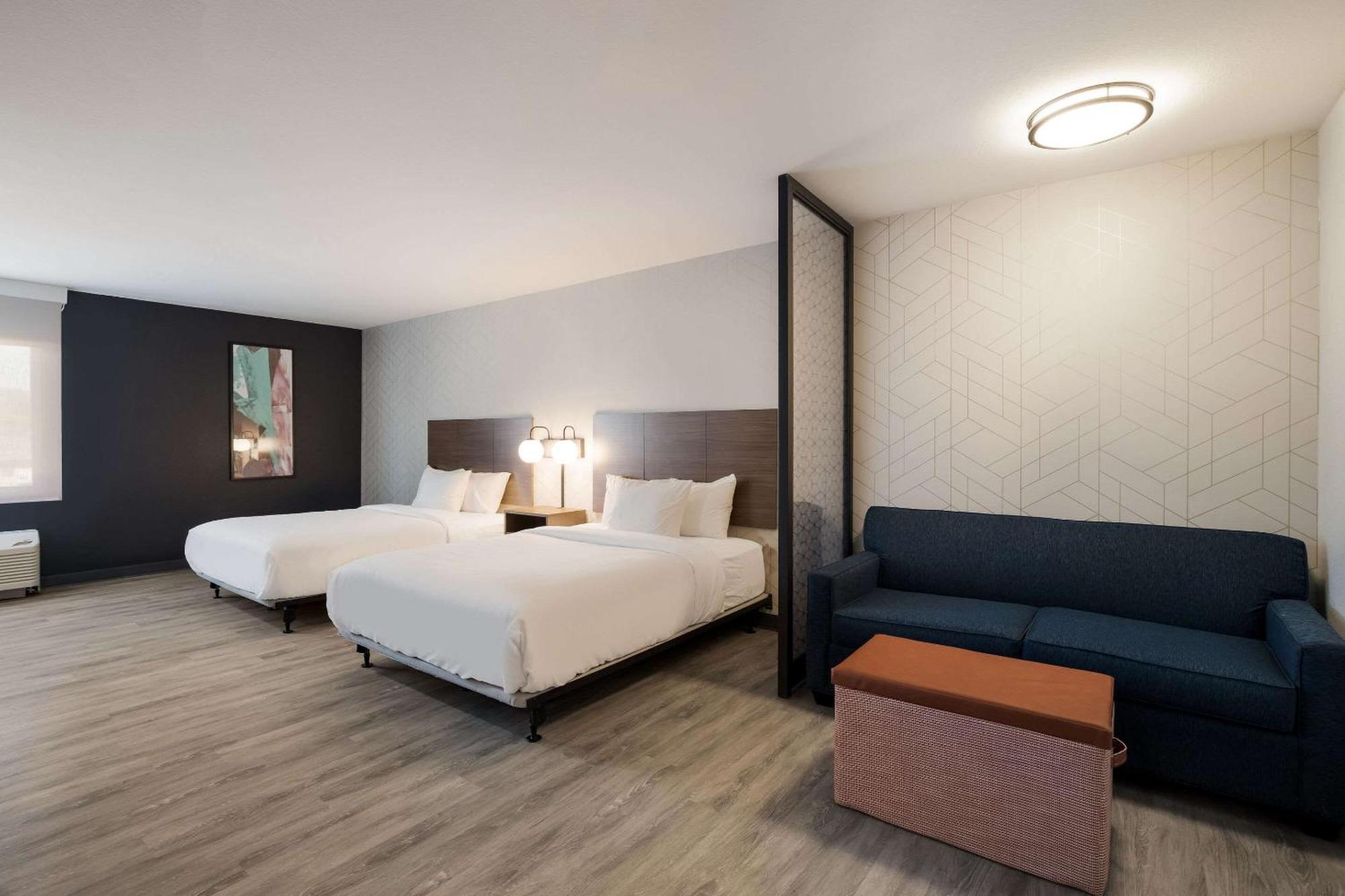 Everhome Suites Corona Kültér fotó