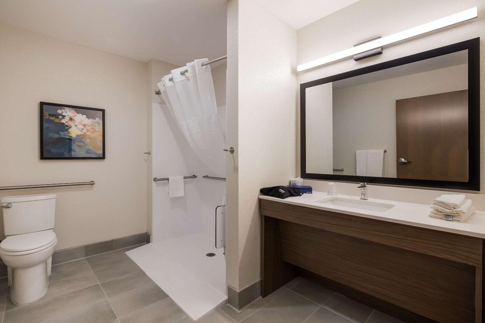Everhome Suites Corona Kültér fotó
