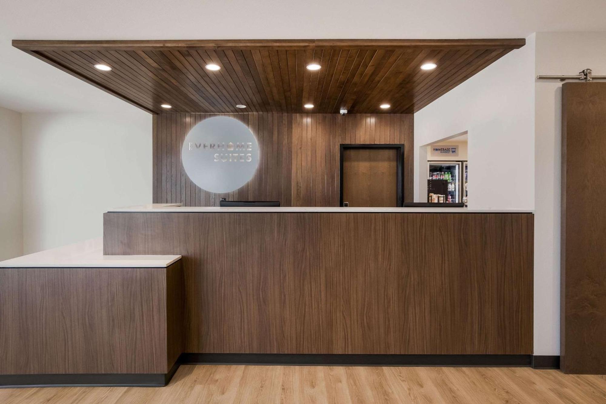 Everhome Suites Corona Kültér fotó