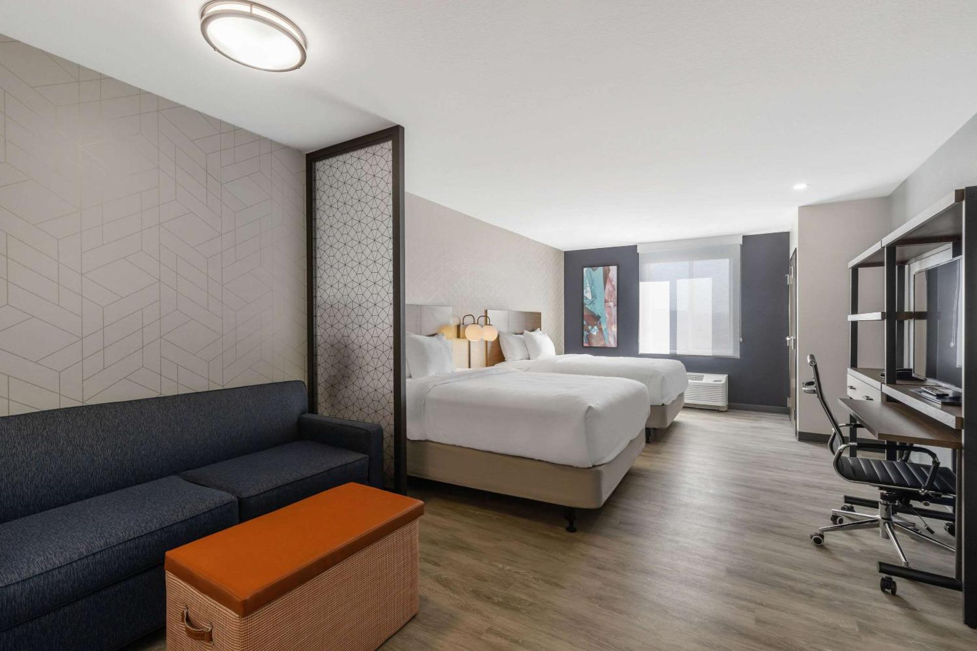 Everhome Suites Corona Kültér fotó